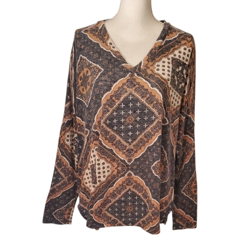 Entro Geometric Southwestern Boho Long Sleeve Top V-neck Tan and Charcoal Size M